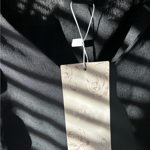 NWT EMERY ROSE DRESS SIZE M - Picture 7 of 8